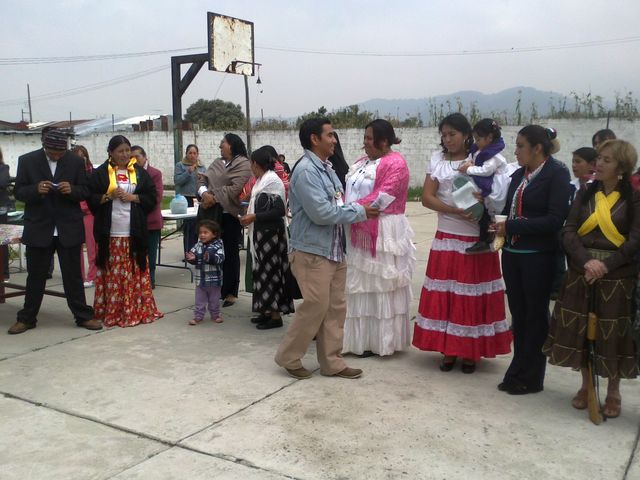 Otra de alumnas Participantes y el Profr. Omar.