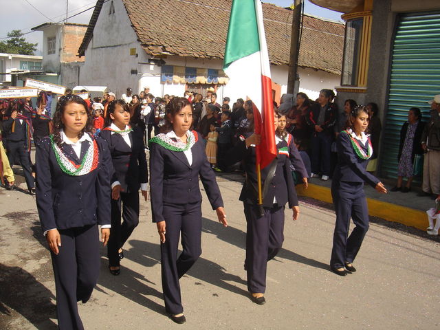 Escolta Oficial durante el Recorrido de Desfile