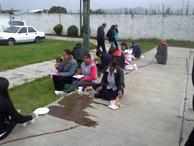 La consentida de la Escuela: Rocío y su equipo...